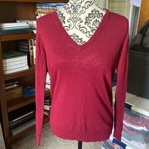 Burgundy light weight v-neck sweater